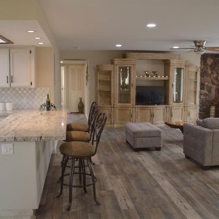 Beautiful 3 Bedroom Home Located Near Yosemite Oakhurst Exterior photo